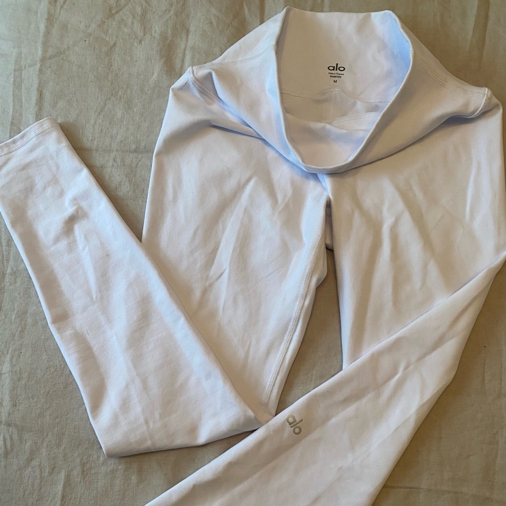 COPY - ALO YOGA white high waist airbrush leggings size M worn once perfect con…